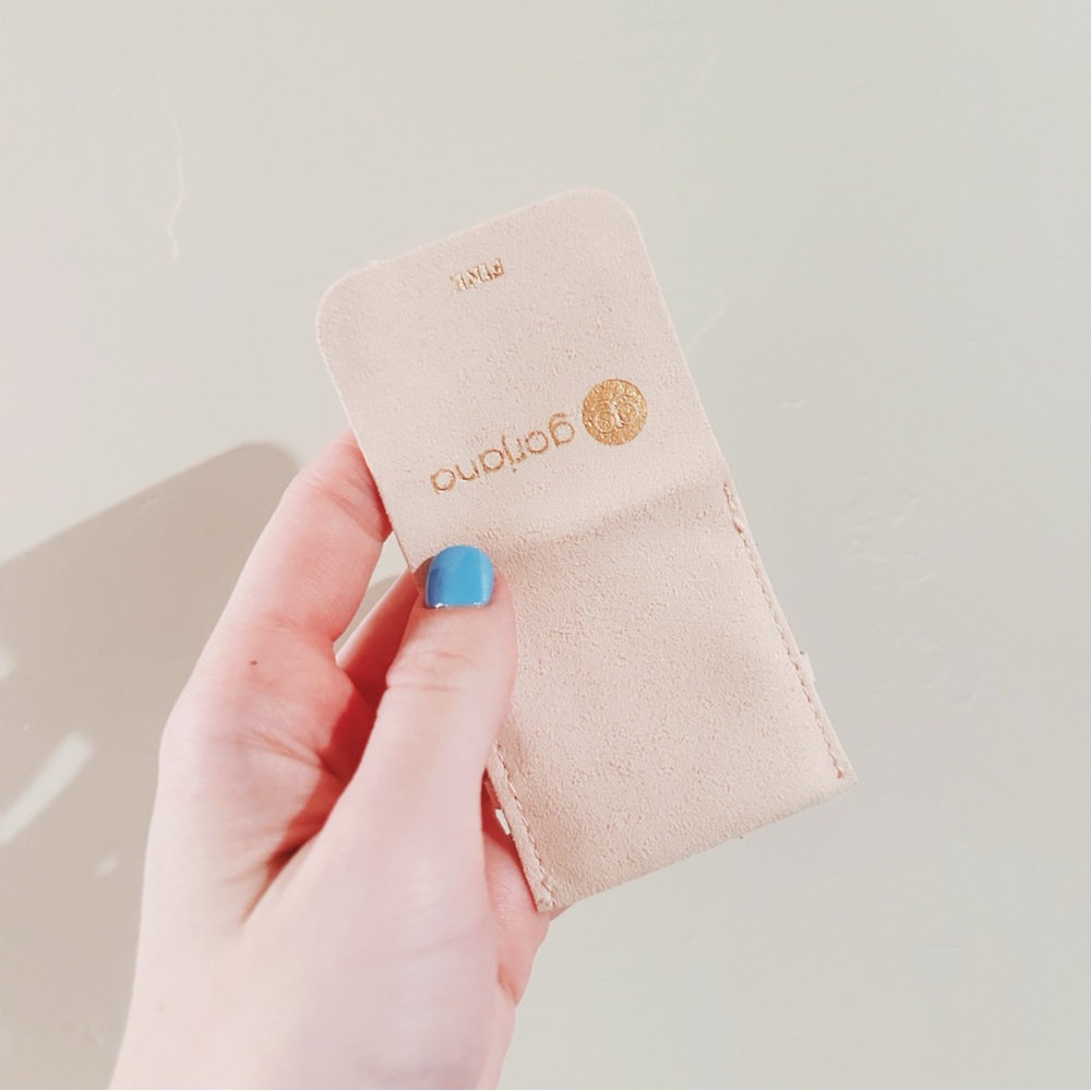 gorjana | diamond pave alphabet bracelet - N in 14k solid gold ↷ - Picture 4 of 16